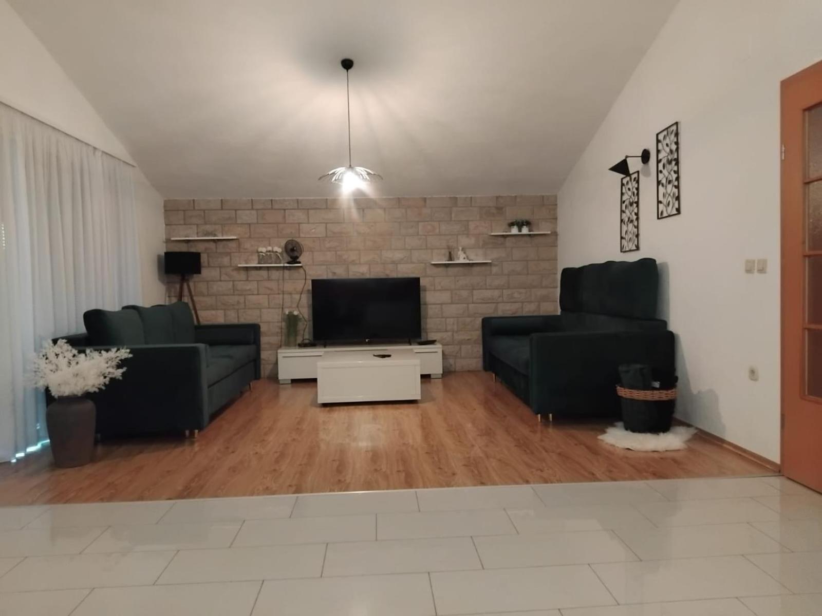 Apartman Zdravka Policnik Luaran gambar